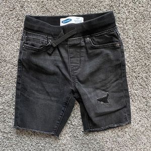 Boys Old Navy “Karate Slim” black shorts size s (6-7)